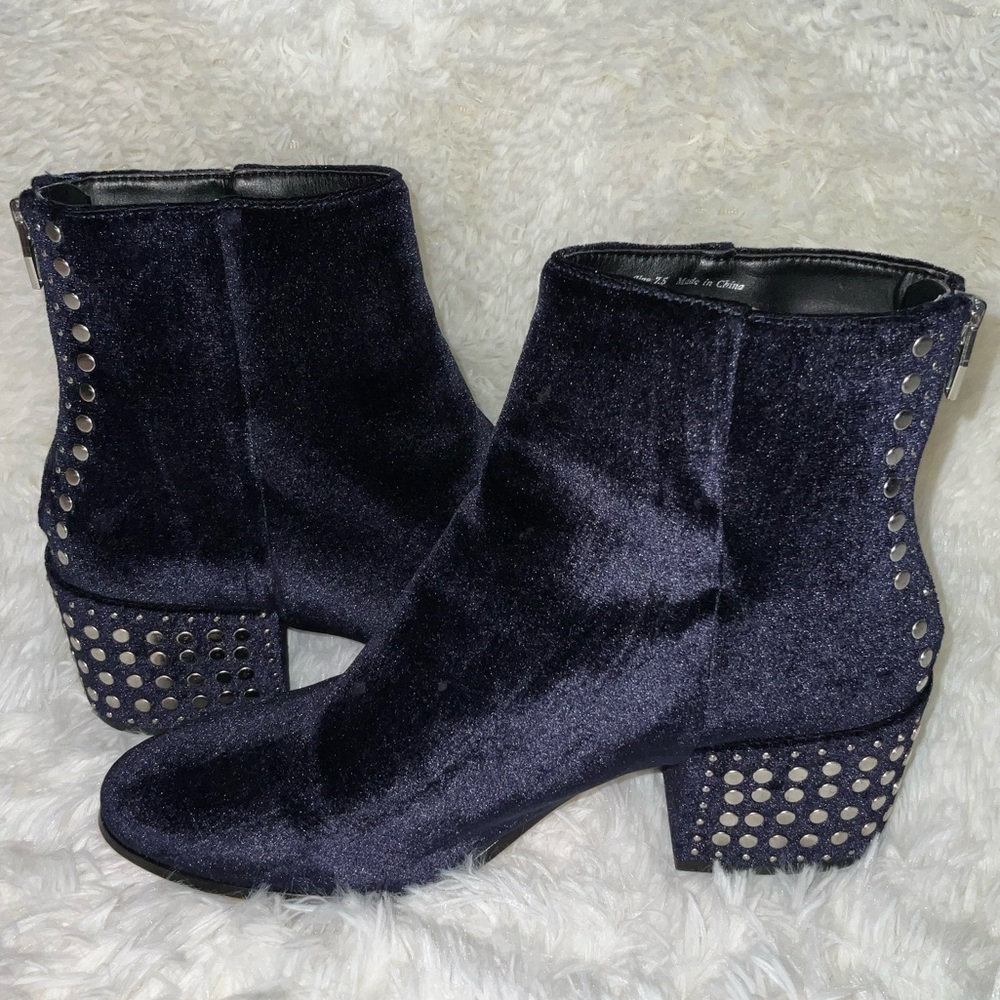 Dolce Vita Mazey Velvet Studded Ankle Boots - Navy